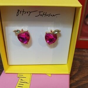 Betsey Johnson Fuchsia Heart Earrings New In Box CLEARENCE No Box